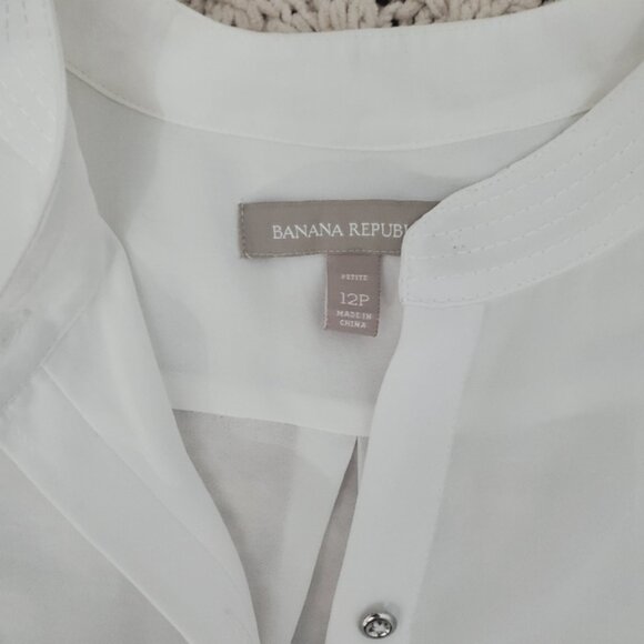 Banana Republic Petite White Sleeveless/Collarless "Safari" Top - Picture 9 of 16